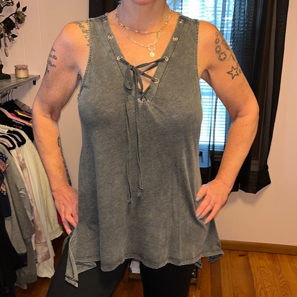 Rock And Republic Brand Size Medium Womens Shirt Gray